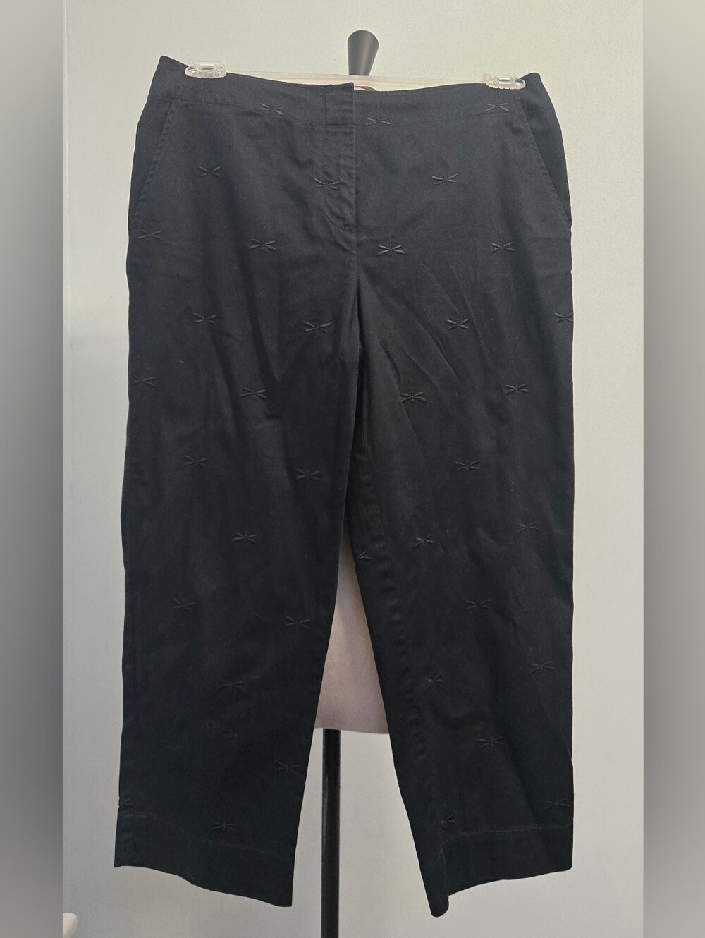 Talbots Dragonfly embroidery Black 24" inseam stretch crop pants sz 10